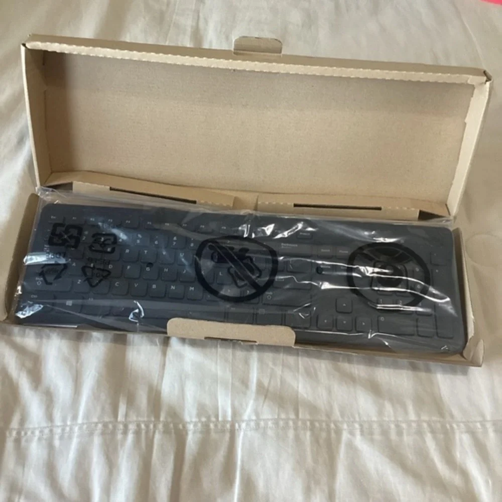 Dell black slim Wireless Keyboard new in box